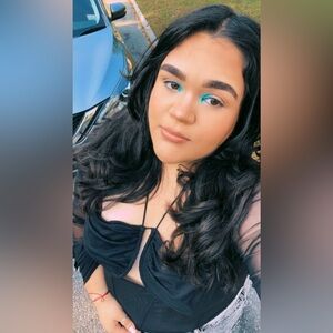 Meet your Posher, Juliza